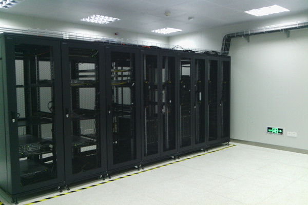 弱电同行分享的机房工程建设施工图片_资料